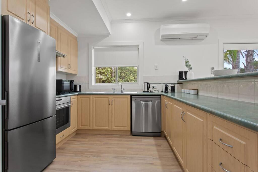 Ferienwohnung Waterfront Townhouse - Picturesque Marina Views Port Lincoln Exterior foto